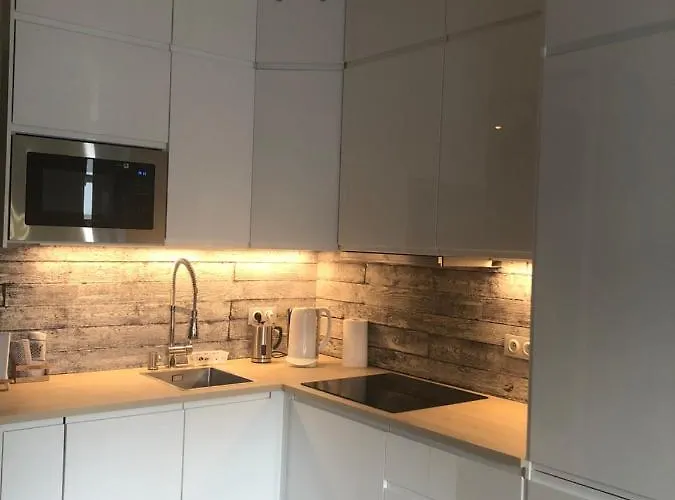 Pod Szyndzielnia 43 *